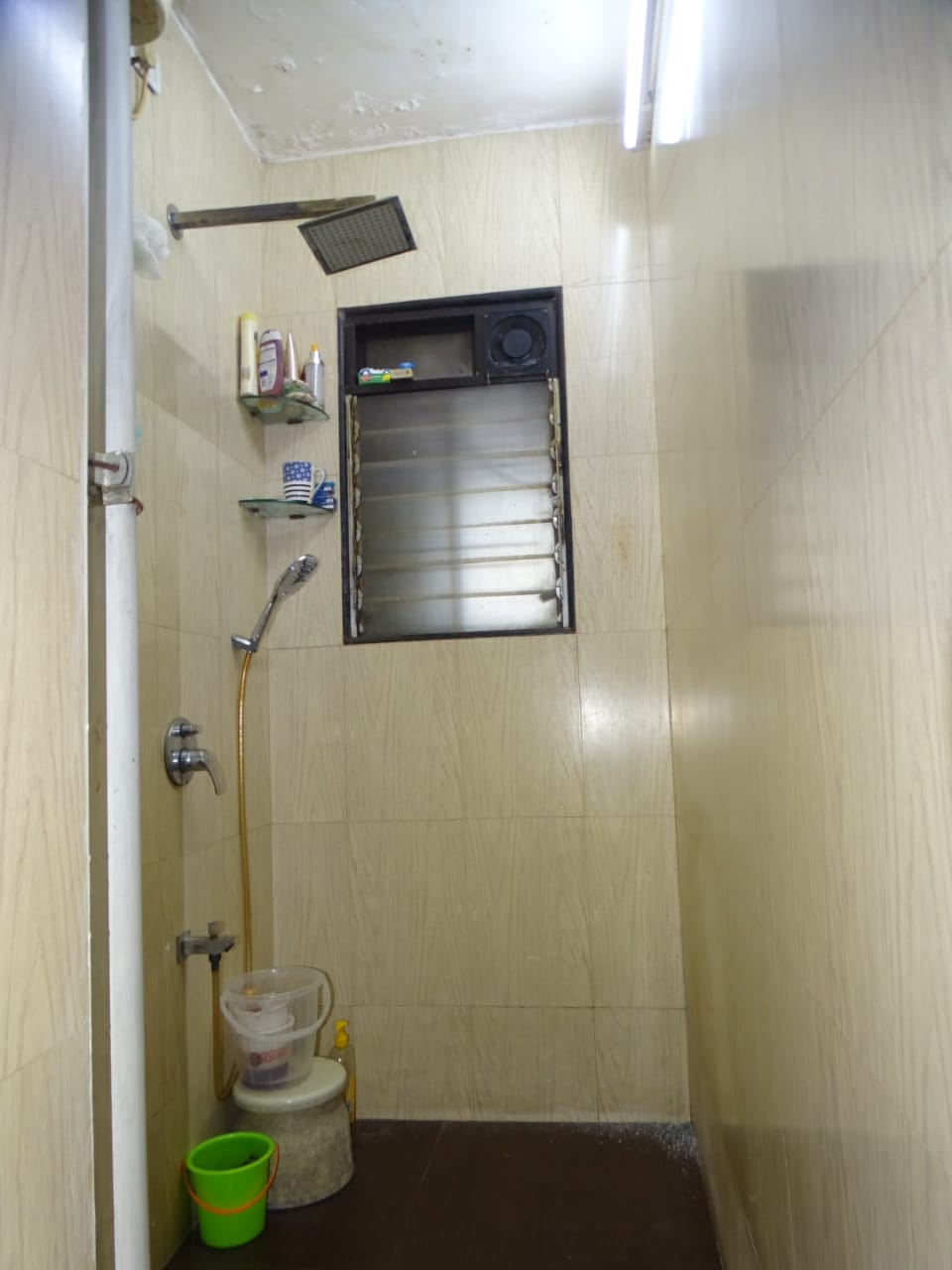 2 BHK Semi Furnished in Greenfields Society , Andheri West